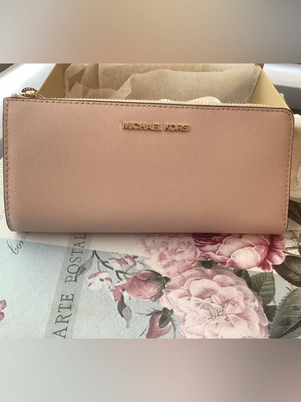 MICHAEL KORS Pale Pink Saffiano Zip Wallet with Gold Logo